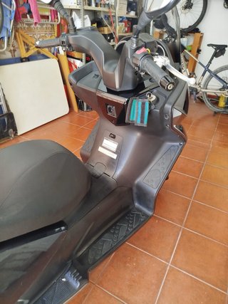Kymco Superdink 350.   7.000 km