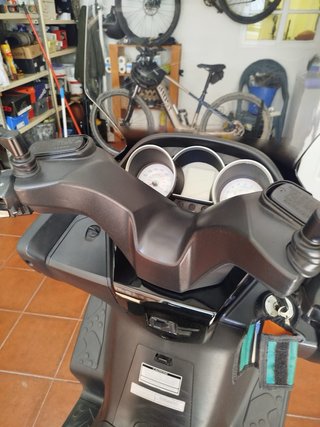 Kymco Superdink 350.   7.000 km