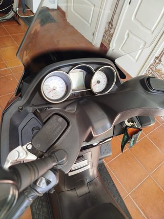Kymco Superdink 350.   7.000 km