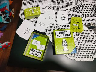 That's Not a Hat: Jogo de Cartas Ravensburger