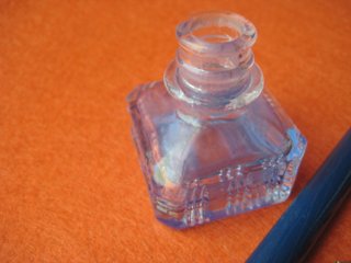 Set de 15 plumillas y tintero de vidrio