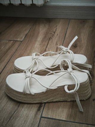 Sandalias cuña esparto Lefties blancas