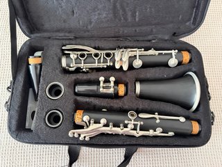 Clarinete Si bemol con accesorios