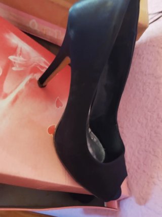Zapatos de tacón de raso negros
