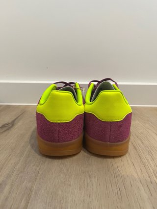 Adidas Gazelle Moradas y Amarillas Talla 41
