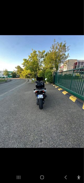 Yamaha TMAX DX 560 Maxi Scooter
