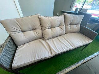 Conjunto de jardín ratán y cristal