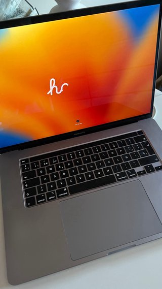 MacBook Pro 16" (2019) – i9, 16GB, 1TB, Radeon 550