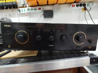 Amplificatore Teac A-R600 Nero