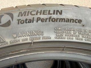 Neumáticos Michelin 255/40/18 99Y