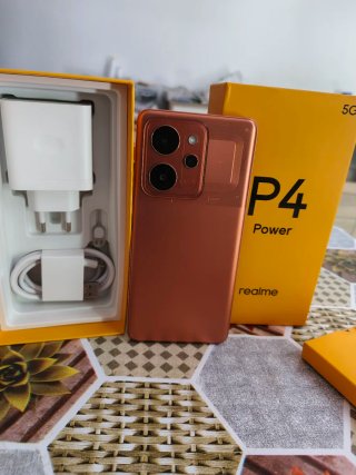 Realme p4 power, Naranja Cargador Incluido