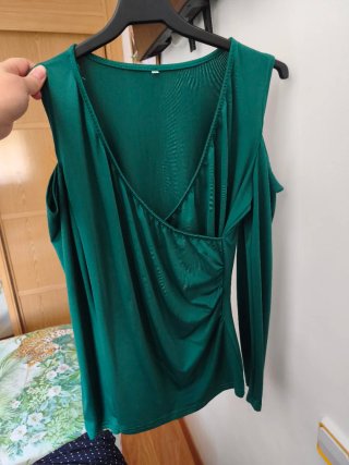 Elegante camiseta verde manga larga