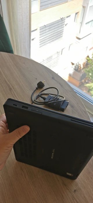 Dell Latitude 5490 i5 8GB 256GB + Cargador