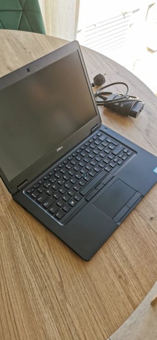 Dell Latitude 5490 i5 8GB 256GB + Cargador