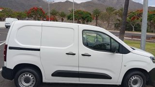 Se hacen mudanzas y transporte y envios