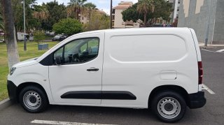 Se hacen mudanzas y transporte y envios