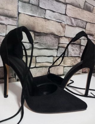 Zapatos de tacón de aguja negros