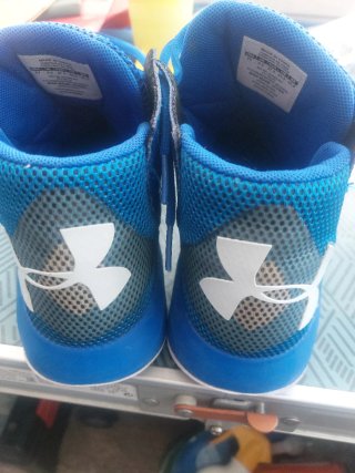 Botas de Baloncesto Under Armour Talla 37.5
