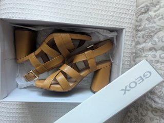 Sandalias Geox tacón marrón nuevas