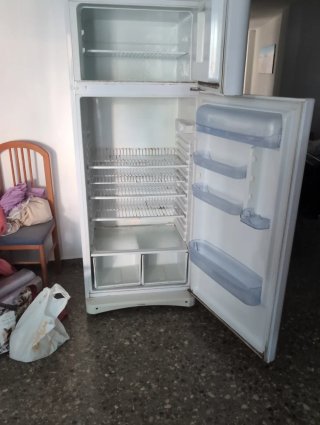 Nevera blanca se vende en valencia