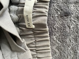 Falda pantalón beige con lazada