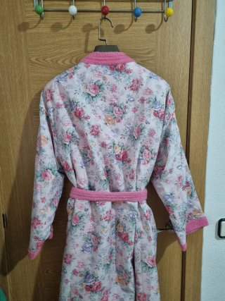 Bata Albornoz Reversible Flores Rosas