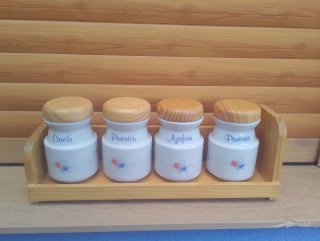 Especiero de cerámica con tapa de madera