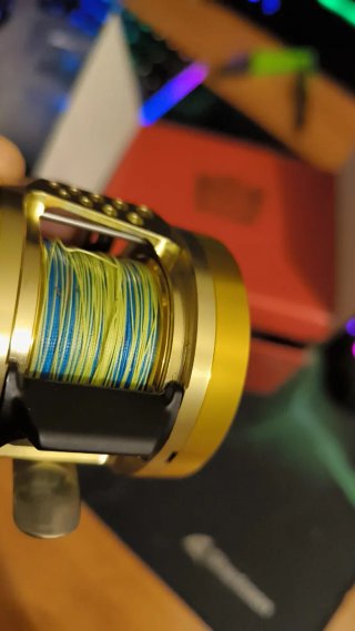 Caña y carrete de jigging ligero
