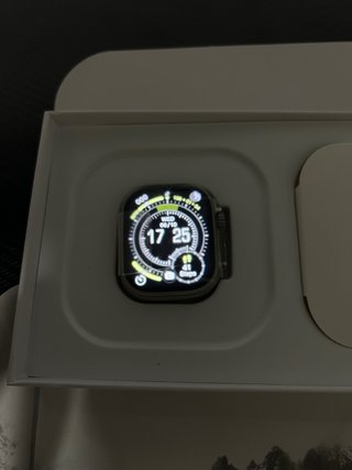 Apple Watch Ultra 3 49 mm in titanio