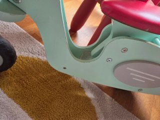 Moto de madera estilo Vespa (3-6 años)