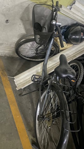 Bicicleta de paseo con cesta