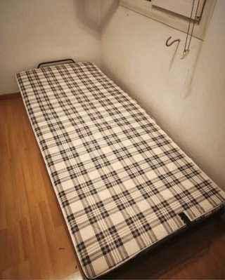 Cama plegable metálica con somier
