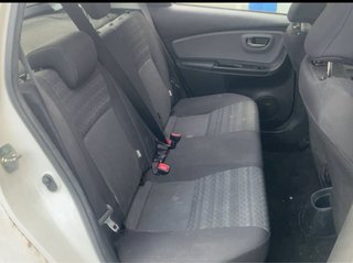 Toyota Yaris 1.3 automatico 66000kms