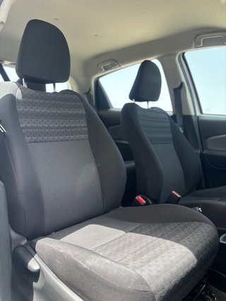 Toyota Yaris 1.3 automatico 66000kms