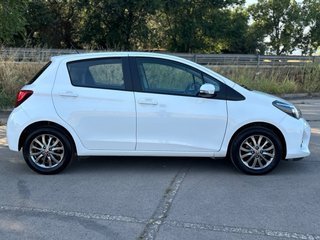 TOYOTA YARIS Active AUTO 2016 Etiqueta C