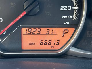 TOYOTA YARIS Active AUTO 2016 Etiqueta C