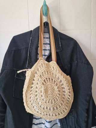 Bolso de verano tejido beige