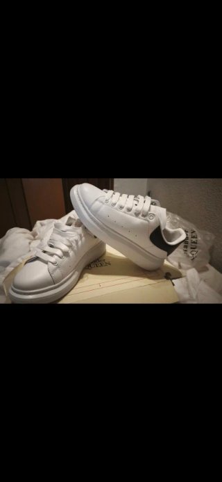 Sneakers Alexander McQueen Bianche e Nere
