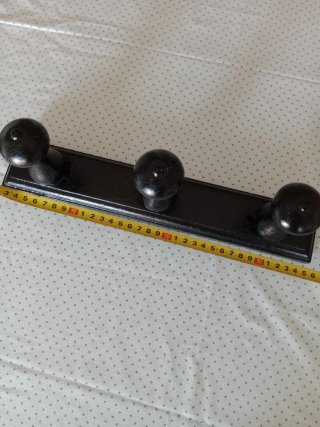 Perchero de madera negro