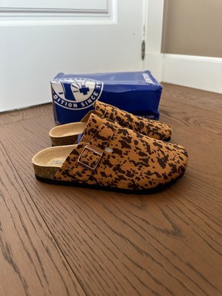 Zuecos Birkenstock pelo leopardo