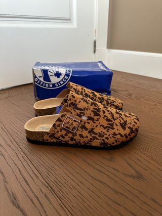 Zuecos Birkenstock pelo leopardo
