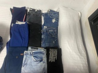 Pantalones Vaqueros de pullybear ,zara, Bershka