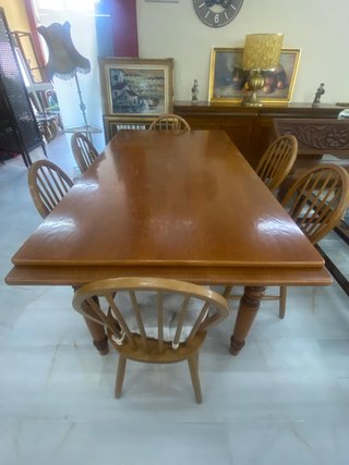 Comedor clásico antiguo con 6 sillas