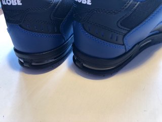 Zapatillas Globe Talla 40 Negras y Azules