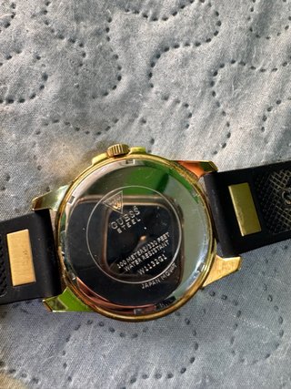 Reloj Guess Dorado y Negro