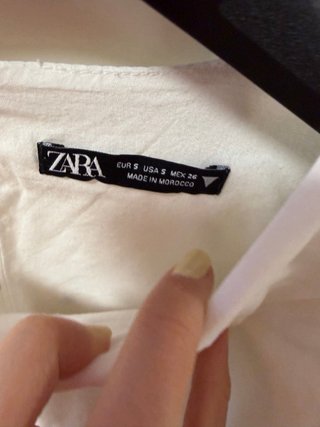Blusa blanca de flores bordadas talla S ZARA