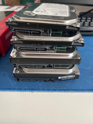 Lote 12 Discos Duros HDD Hitachi Seagate etc 6TB!
