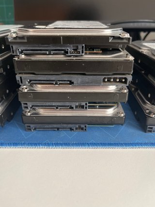 Lote 12 Discos Duros HDD Hitachi Seagate etc 6TB!