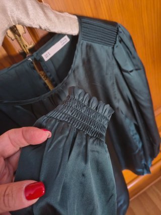Blusa Sfera Satén Verde Talla M