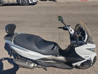 Kawasaki J300 Maxi Scooter